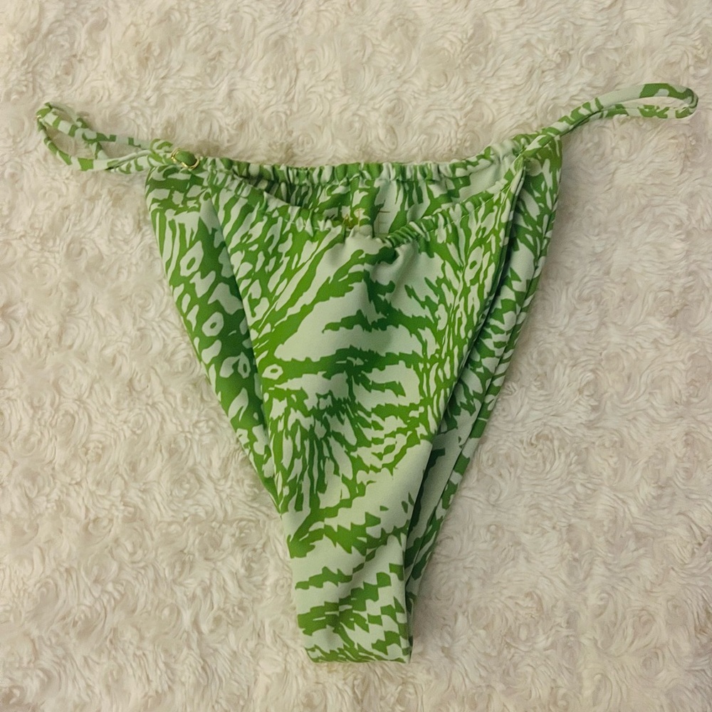 Skatie swim bottom size small